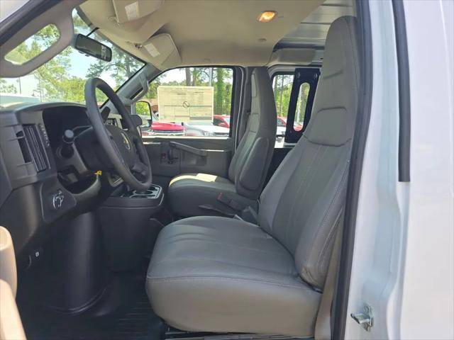 2026 Chevrolet Express Cargo Van 2500 Regular Wheelbase, WT, RWD
