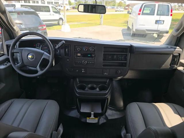 2026 Chevrolet Express Cargo Van 2500 Regular Wheelbase, WT, RWD