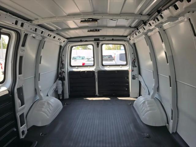 2026 Chevrolet Express Cargo Van 2500 Regular Wheelbase, WT, RWD