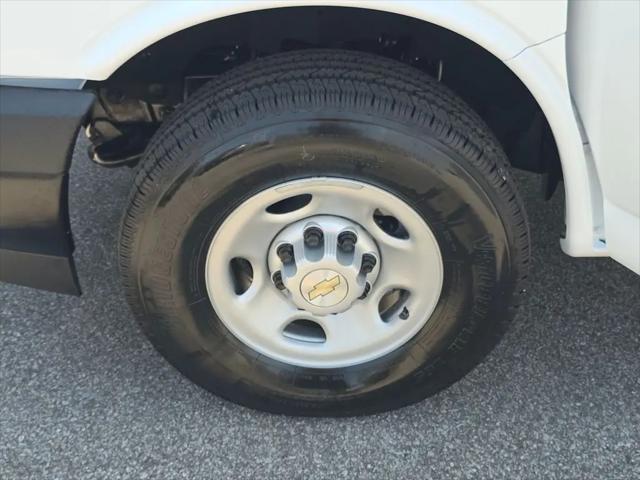 2026 Chevrolet Express Cargo Van 2500 Regular Wheelbase, WT, RWD