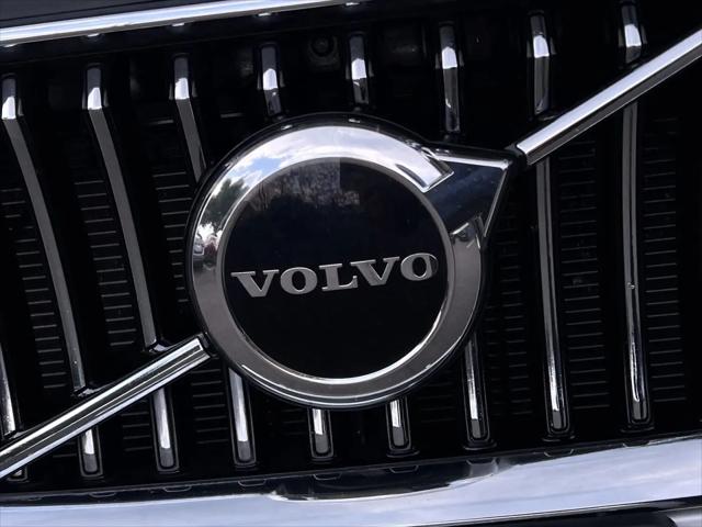 2023 Volvo XC90 B5 Core