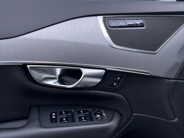 2023 Volvo XC90 B5 Core