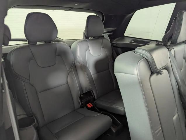 2022 Volvo XC90 T6 Inscription 7 Passenger