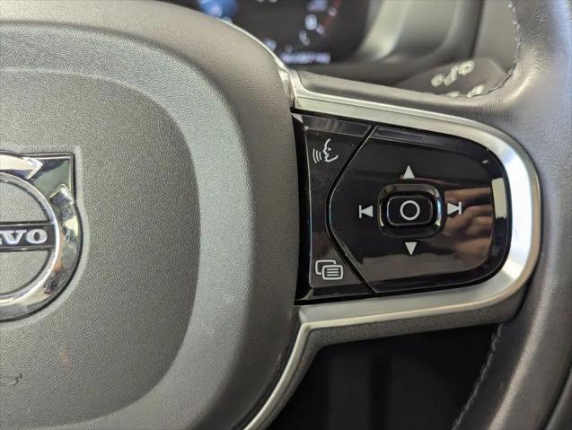 2022 Volvo XC90 T6 Inscription 7 Passenger