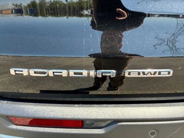 2024 GMC Acadia Elevation