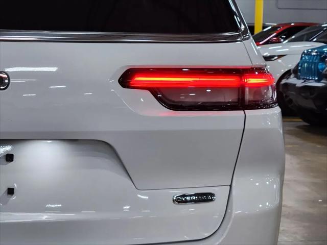 2021 Jeep Grand Cherokee Overland 4x2