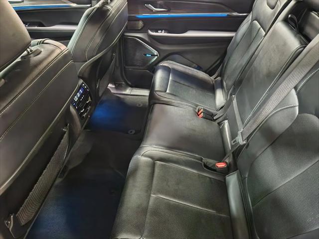 2021 Jeep Grand Cherokee Overland 4x2