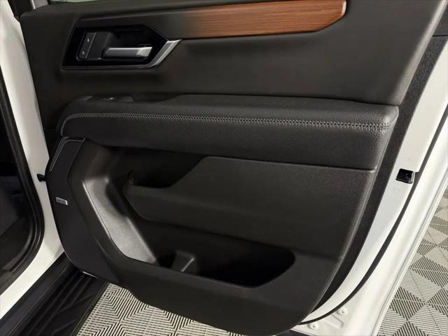 2025 GMC Yukon XL 4WD Denali