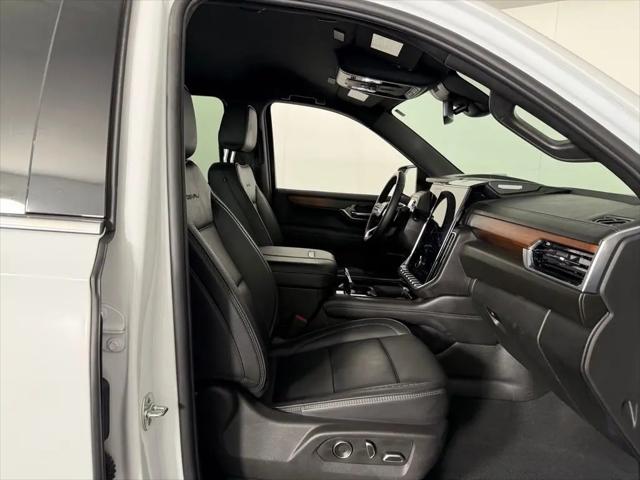 2025 GMC Yukon XL 4WD Denali