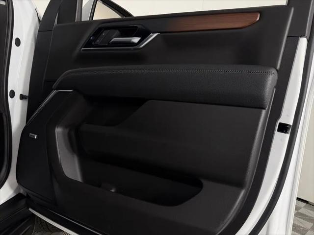 2025 GMC Yukon XL 4WD Denali