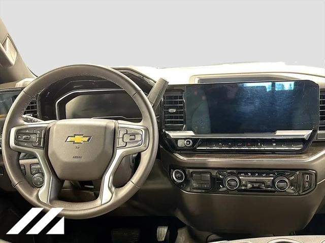 2022 Chevrolet Silverado 1500 4WD Crew Cab Standard Bed LT