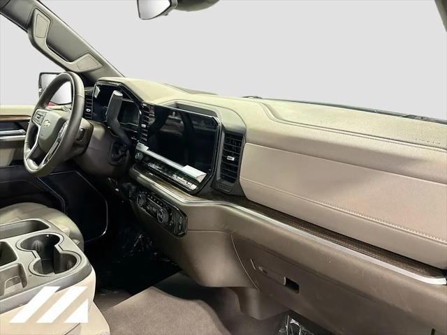 2022 Chevrolet Silverado 1500 4WD Crew Cab Standard Bed LT