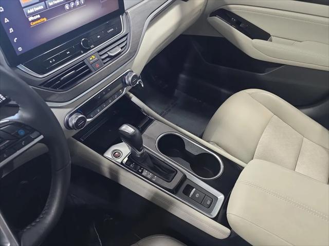 2023 Nissan Altima SL FWD