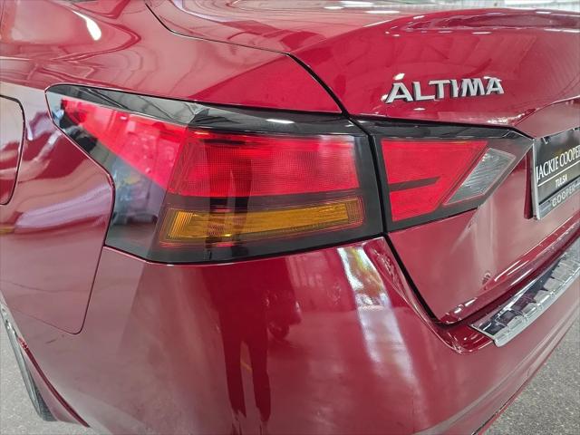 2023 Nissan Altima SL FWD