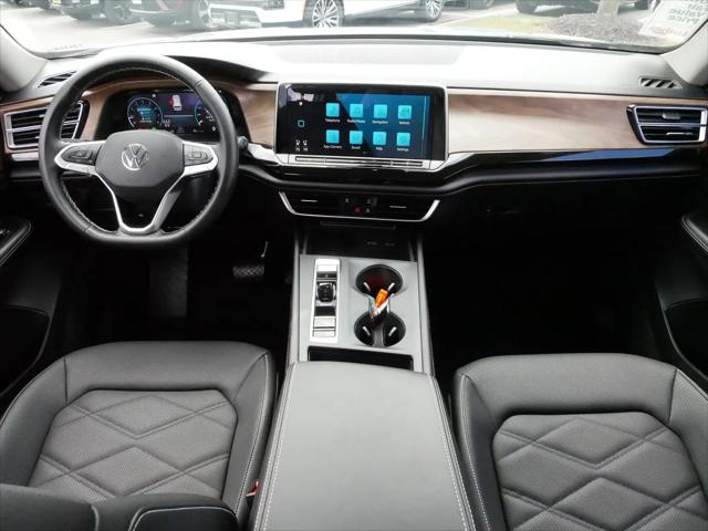 2025 Volkswagen Atlas 2.0T SE