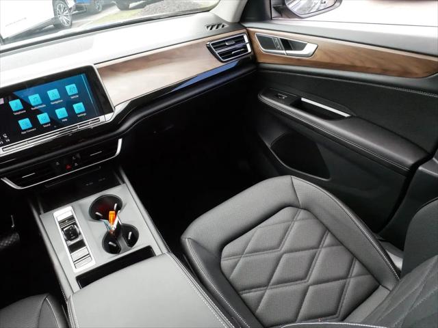 2025 Volkswagen Atlas 2.0T SE