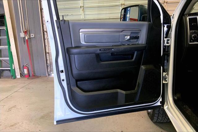 2023 Ram 1500 Classic SLT Crew Cab 4x4 5'7" Box