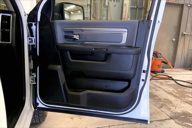 2023 Ram 1500 Classic SLT Crew Cab 4x4 5'7" Box
