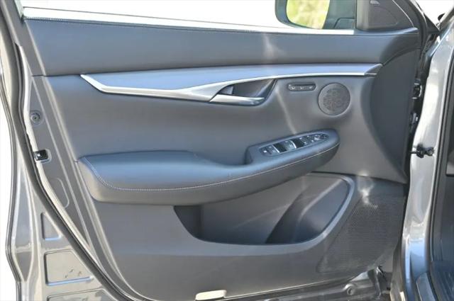 2023 INFINITI QX50 LUXE AWD