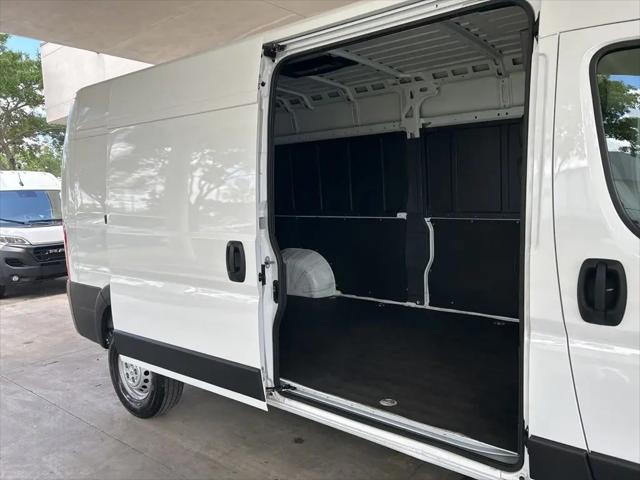 2025 Ram ProMaster 2500 Cargo Van Tradesman High Roof 159" WB w/Pass Seat