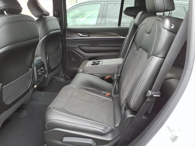 2026 Jeep Grand Cherokee L Altitude 4x4