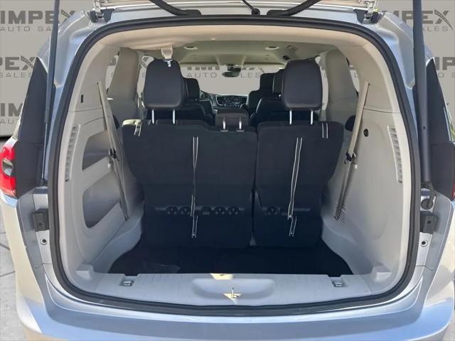 2023 Chrysler Pacifica Touring L