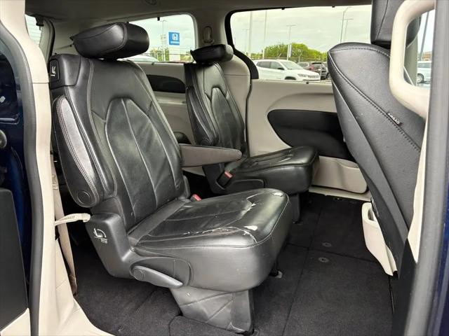2017 Chrysler Pacifica Touring-L Plus