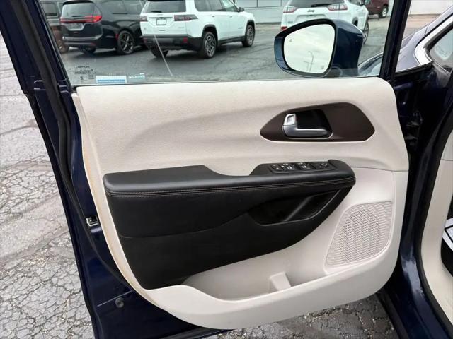 2017 Chrysler Pacifica Touring-L Plus