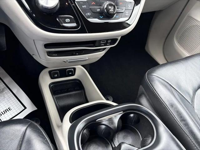 2017 Chrysler Pacifica Touring-L Plus