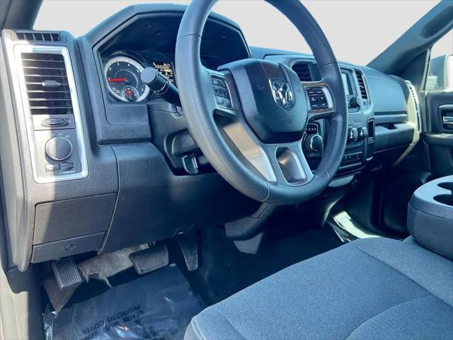 2024 Ram 1500 Classic Warlock Crew Cab 4x2 5'7" Box