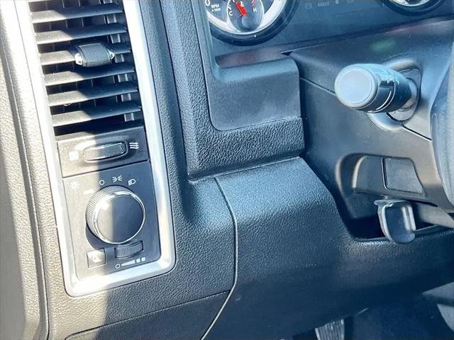 2024 Ram 1500 Classic Warlock Crew Cab 4x2 5'7" Box