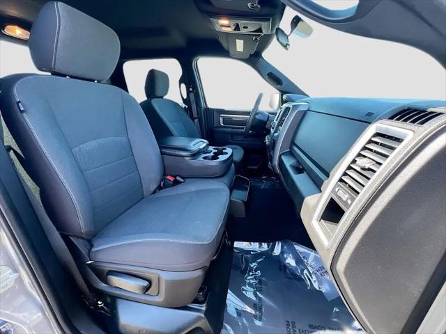 2024 Ram 1500 Classic Warlock Crew Cab 4x2 5'7" Box