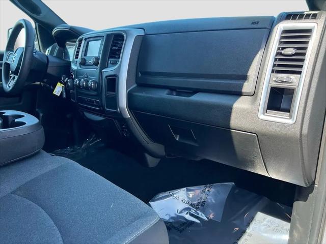 2024 Ram 1500 Classic Warlock Crew Cab 4x2 5'7" Box