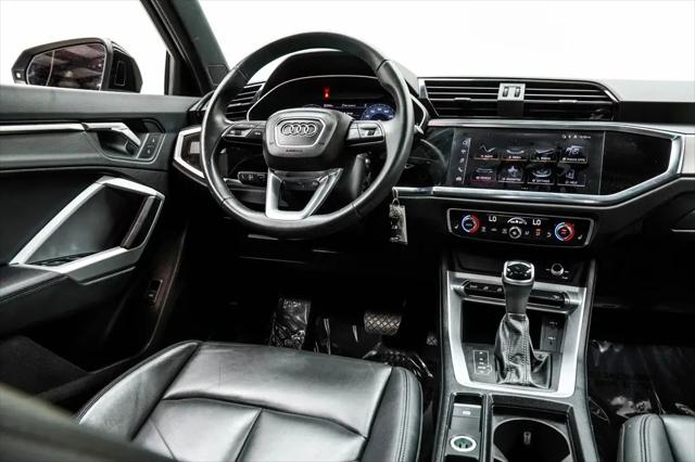 2025 Audi Q3 Premium 45 TFSI S line quattro Tiptronic