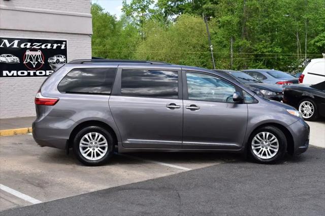 2016 Toyota Sienna XLE 8 Passenger