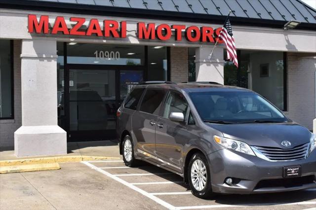 2016 Toyota Sienna XLE 8 Passenger