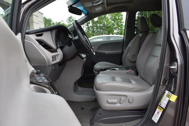 2016 Toyota Sienna XLE 8 Passenger