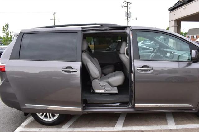 2016 Toyota Sienna XLE 8 Passenger