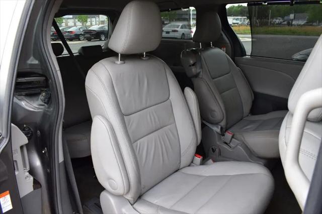 2016 Toyota Sienna XLE 8 Passenger