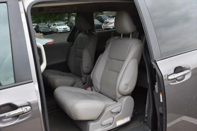 2016 Toyota Sienna XLE 8 Passenger