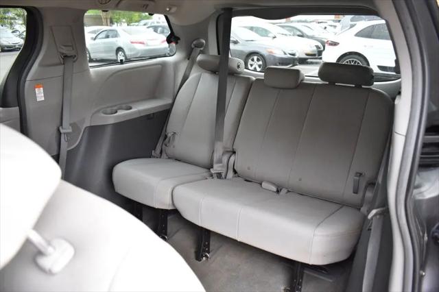2016 Toyota Sienna XLE 8 Passenger