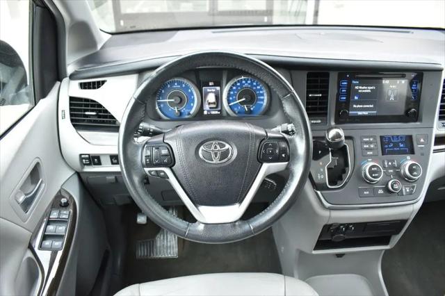 2016 Toyota Sienna XLE 8 Passenger