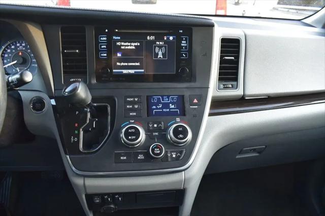 2016 Toyota Sienna XLE 8 Passenger