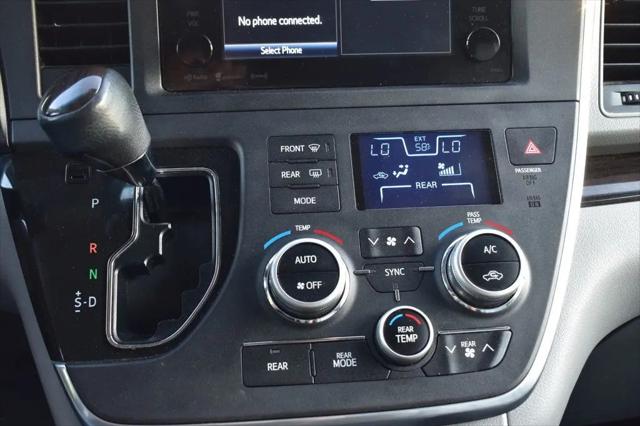 2016 Toyota Sienna XLE 8 Passenger