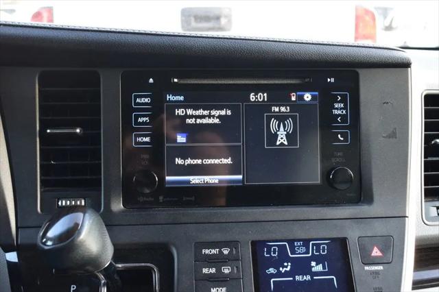 2016 Toyota Sienna XLE 8 Passenger