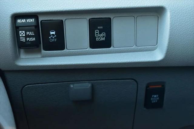 2016 Toyota Sienna XLE 8 Passenger