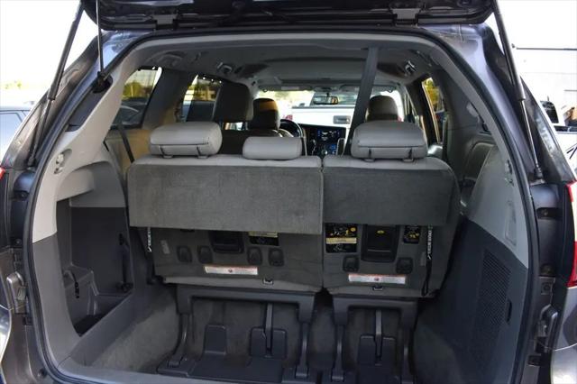 2016 Toyota Sienna XLE 8 Passenger