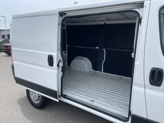 2025 Ram ProMaster 2500 Cargo Van Tradesman Low Roof 136" WB w/Pass Seat