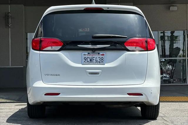 2022 Chrysler Voyager LX