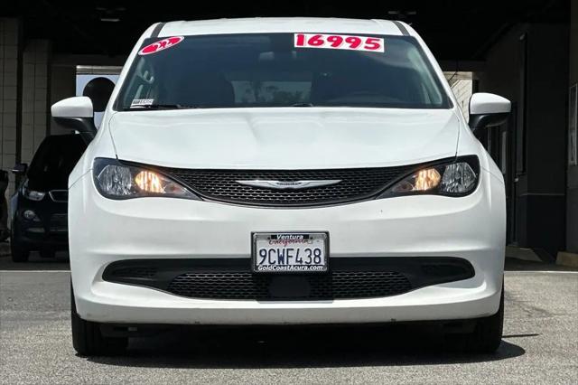 2022 Chrysler Voyager LX